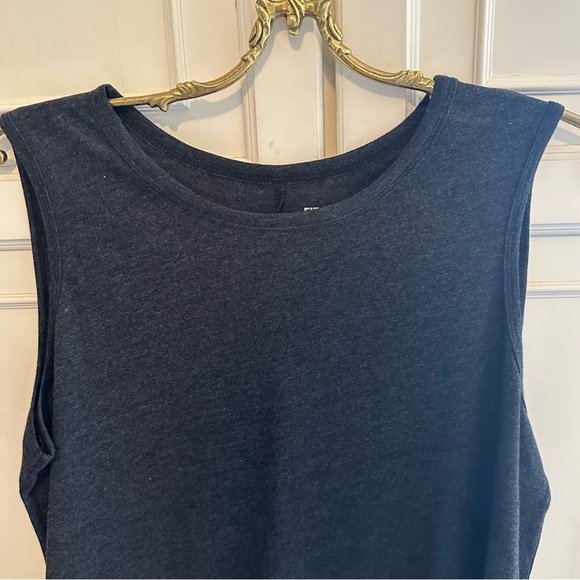 Fit Collective Black Swing Tank - Picture 2 of 10